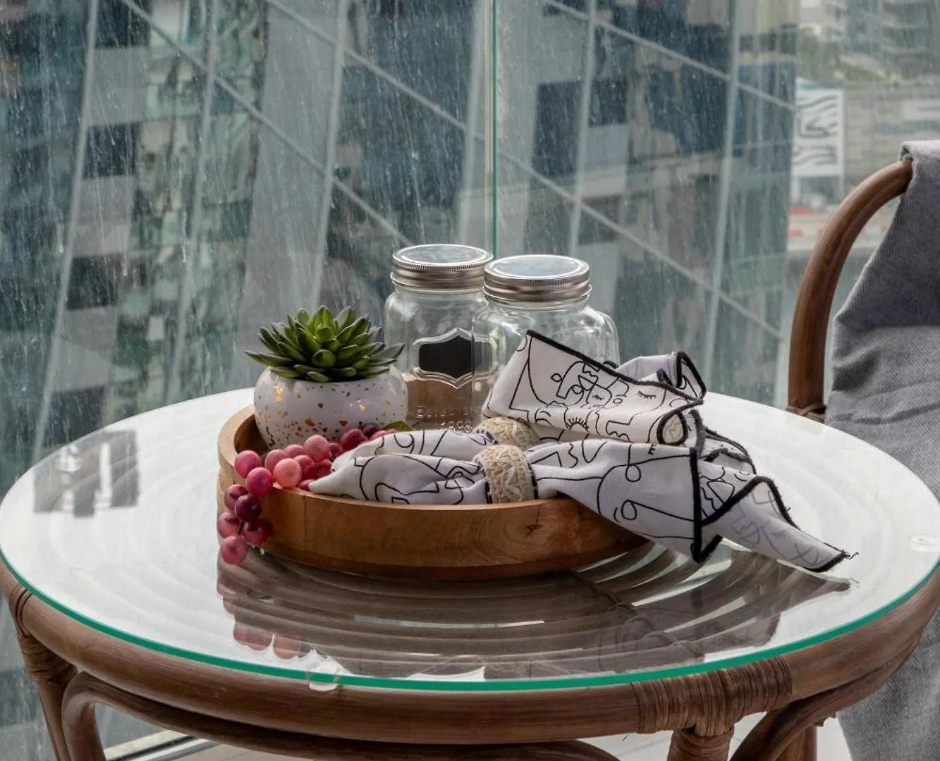 Frank Poter - Vera Residence Dubai