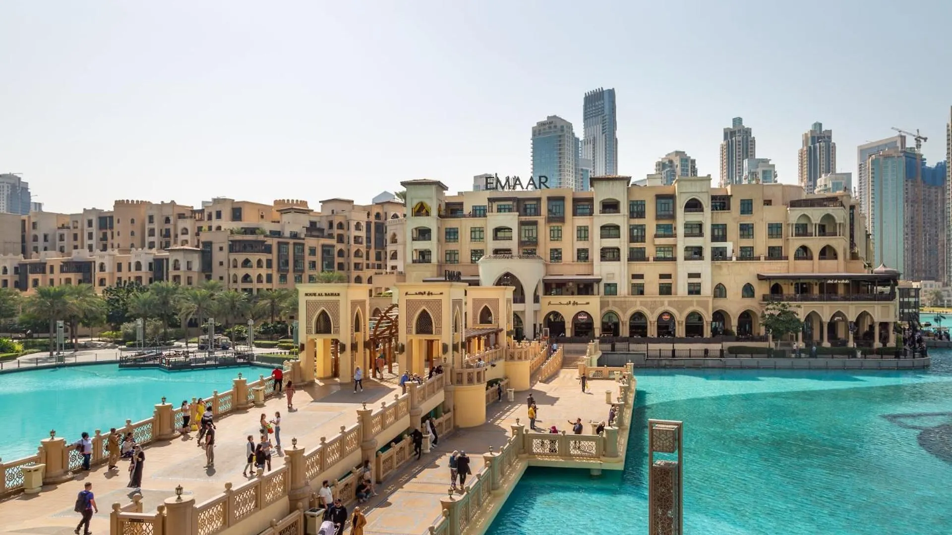 Frank Poter - Vera Residence Dubai 0*,